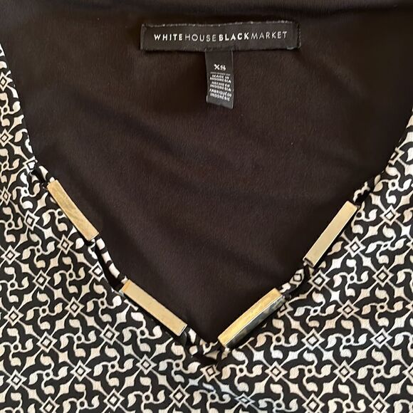 Sleeveless Top - Picture 2 of 3